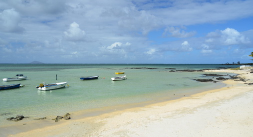 Grand Gaube Apartments - The Beach - Mauritius Guesthouse